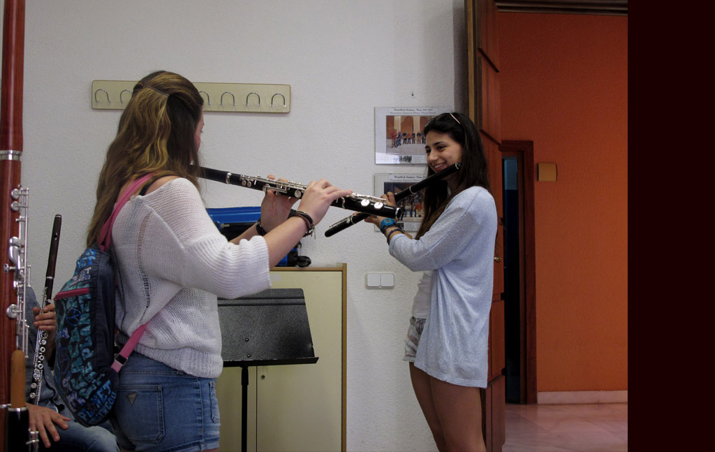 Trying_the_new_wooden_flutes